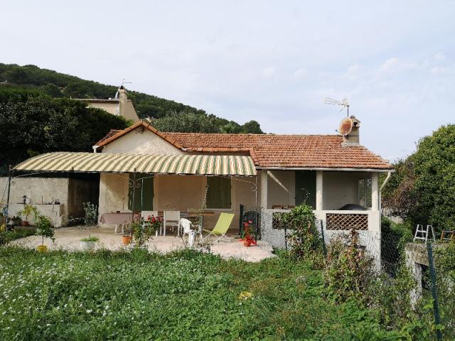 Extension d'une maison entre contemporain et historique à Vallauris