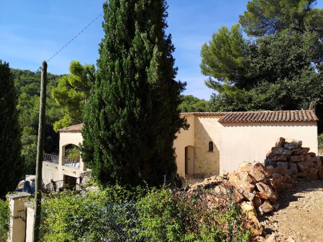 Surélévation moderne d'une villa sur les hauteurs de Vallauris