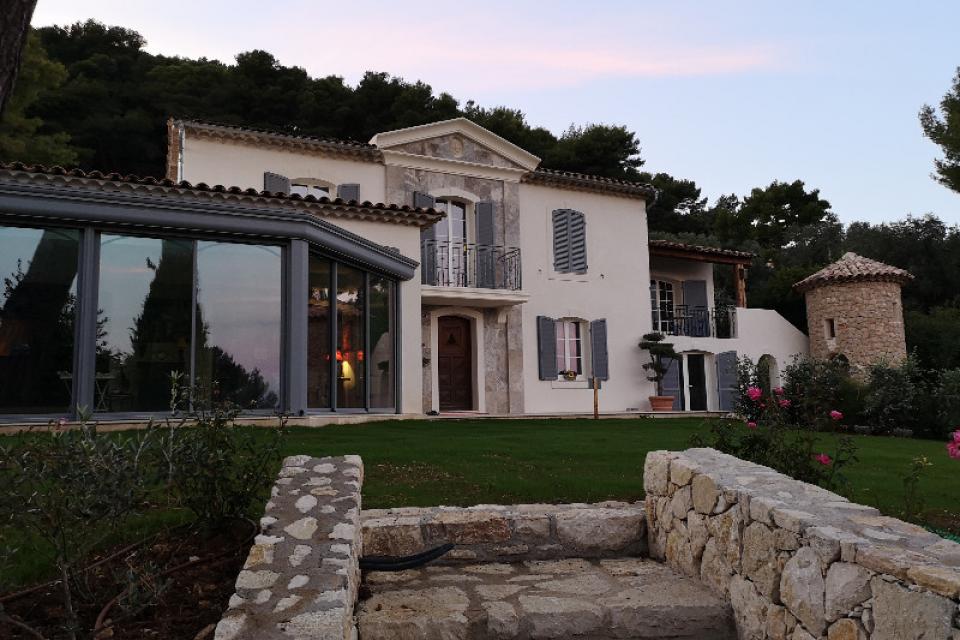 Extension et rénovation d'une villa en style Mas Provencal à Vallauris
